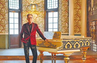 罗大佑谈爱情观 失恋不可失志