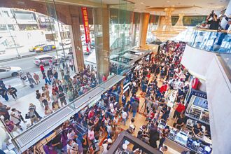 新光三越周慶首波告捷