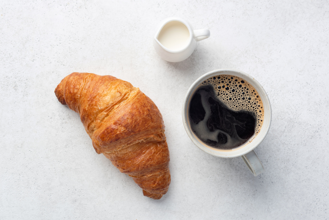 不少人都喜欢早上喝杯咖啡提神。（示意图：shutterstock／达志）