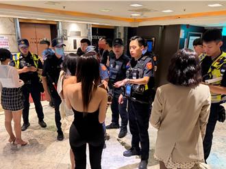 中坜62警力出动扩大临检 9月查获破百件不法份子