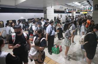 高铁涌中秋旅客 周五运量创新高 吁避收假尖峰