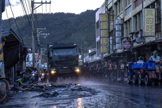 化兵消毒車出動 守護軍民健康
