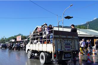 災後「隔空加油」終見面 賴清德、徐榛蔚光復合體視察