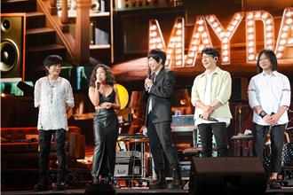 五月天超犀利趴唱〈倔強〉獻給花蓮　宣布石頭下禮拜就回歸