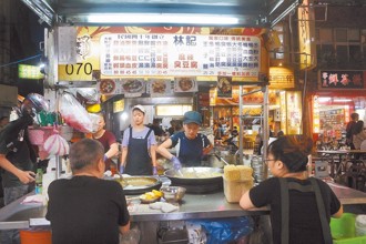 寧夏夜市「麻辣豆腐」也淪陷 一圖看懂黑心豬腸賣去哪