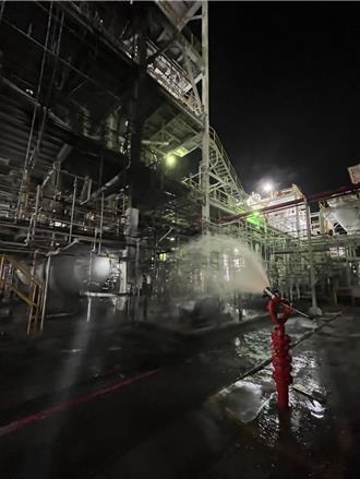 台塑林園廠庚烷馬達起火　廠內消防迅速撲滅無人傷亡