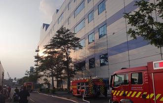 高雄华新科厂房清晨火警　警铃大作员工急逃命