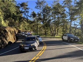 南投台14甲線「武陵路段」驚傳翻車事故　4人送醫