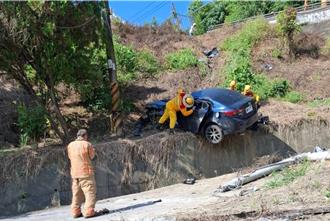 无照山道猴撞死机车少年前先撞过单车骑士　警处置惹议