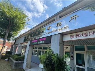 哀傷中秋節！父親體弱離世 10歲雙胞胎兄弟以為只是「睡著了」