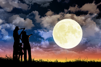 柯黑名嘴竟喊「月亮從西邊出來」糗了 他科普賞月時間表