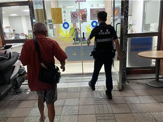 桃园7旬老翁迷途14小时满身汗 中坜警热心协助返家