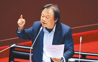 王世堅激動質詢竟成神曲 魔性旋律網讚：華語樂壇有救了！