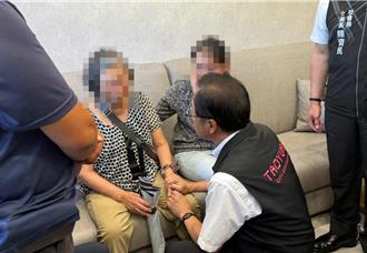 外表粗魯、內心柔軟！挖土機老闆花蓮救災亡 張善政赴靈堂致哀