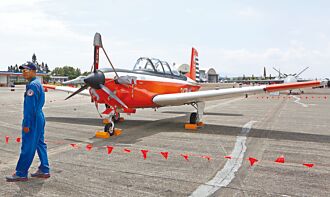 新聞透視》蔡規賴不隨？初教機自製露曙光