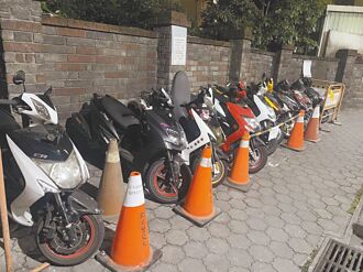 飆車直播炫速 新北警逮10人