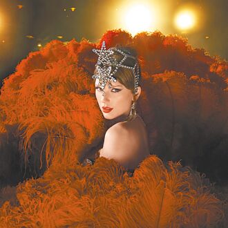 泰勒丝MV藏彩蛋 新片3天吸金10亿