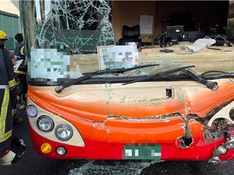 客運與大貨車追撞 28乘客受傷送醫 公路局啟動查核