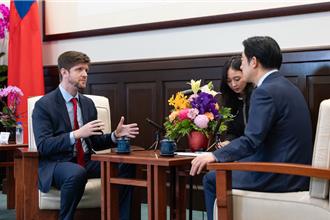 国庆前受访   赖脸书重申：未放弃寻求两岸和平共荣目标