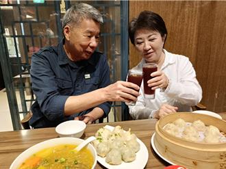 酸梅汁後吐真言  張亞中對盧秀燕坦白：選到很不舒服