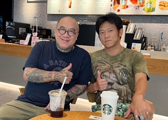 「阿國靈堂照」遭女子偷拍PO網蹭流量 鋼鐵爸發文怒斥痛批