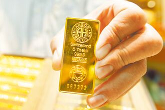 法定貨幣「貶值交易」發酵 黃金、比特幣雙創新高