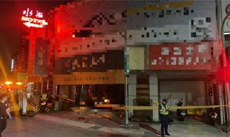 台中轎車凌晨撞進民宅！8旬婦睡夢中遭撞死 兒悲喊：我媽卡在下面