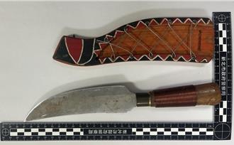 新庄情杀！公园内持刀猛刺女友胸口  老翁当场遭逮