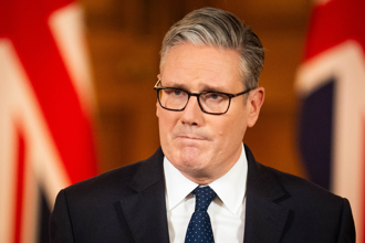 英首相駁安撫中國指控 撤銷2男間諜案「純粹法律考量」