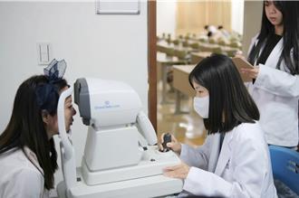 中山醫大國考通過率逾9成 4生奪全國第一 