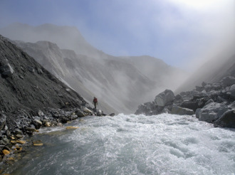 马太鞍溪堰塞湖监测升级 林保署：强震暴雨恐致边坡坍塌