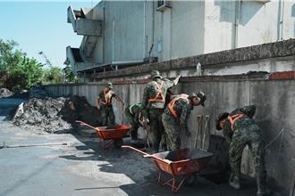 花蓮救災志工納百萬保險 保費從賑災基金會「自有資金」支付