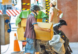 美關稅影響製造業減班 立委籲開放無薪假移工兼差