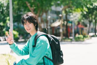 德德升大學更帥了！社群更新驚見「女主角」 初戀氛圍拉滿