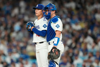 MLB》山本由伸崩盤原因曝光？洛媒批捕手史密斯配球太好猜