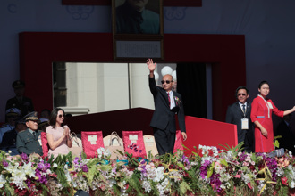 時評》誰才貽笑國際