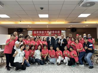 嶺東樂齡大學開學了 青銀共學翻轉第三人生