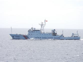 国庆不平静！陆海警船闯入东沙海域   海巡台南舰驱离中