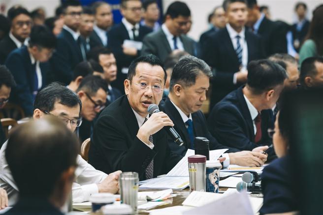  顾部长昨日出席立院联席会议，针对特别预算案提案进行回覆。
（记者陈彦陵摄）