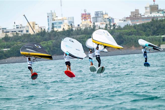 2025年亚洲翼帆锦标赛9日在澎湖开赛，为期4天，这也是国内第一次举办风翼比赛。（澎湖帆船协会提供／许逸民澎湖传真）