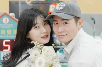 宋嘉翔追平砲又再見安打！正妹老婆反應超可愛：我在澳門大叫　