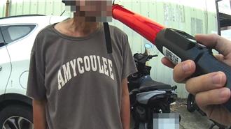 警笛聲當沒聽見？ 違規騎士一停車就露餡