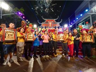 上萬人塞爆！大庄媽7天6夜進香回鑾 海線「跑大轎」場面壯觀