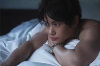 邱宇辰脫了大肌肌全都露    回嗆哥哥王子包很緊