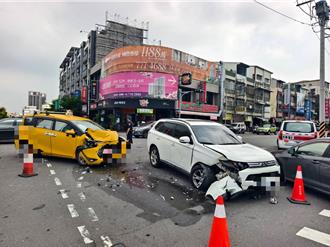「目中無車」73歲男開車左轉！ 小黃直行撞擊釀4人傷