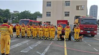 高市消防再馳援花蓮　出動警義消與搜救犬搜尋失聯者