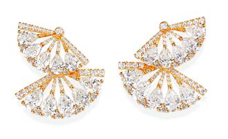 蕭邦芭蕾舞裙珠寶 展輕盈之美