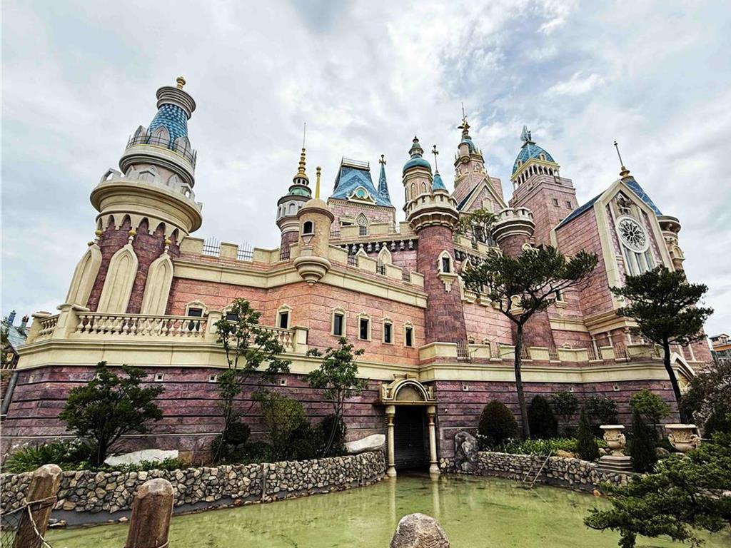 近期嘉義「台版迪士尼」引來美國迪士尼總部關切，作為建造商的豪門國際澄清並非同一系統，也不是迪士尼的設計。（本報系資料照）