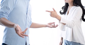 AA制太離譜！ 妻淚揭「帳本婚姻」：手術、孩子學費都寫借據