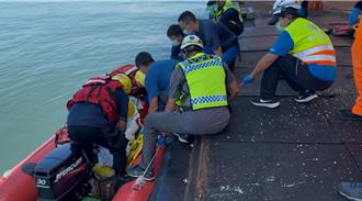 金门水头码头钓客落海  卡消波「排骨洞」寻获已身亡